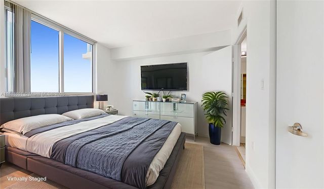 1871 NW S River Dr 1205, Miami, FL 33125