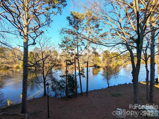 8137 Cedar Glen Drive, Charlotte, NC 28212