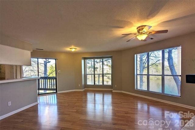 8137 Cedar Glen Drive, Charlotte, NC 28212