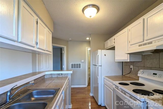 8137 Cedar Glen Drive, Charlotte, NC 28212