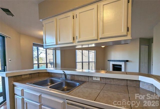 8137 Cedar Glen Drive, Charlotte, NC 28212