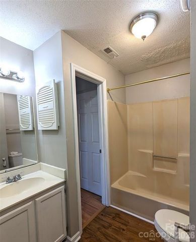 8137 Cedar Glen Drive, Charlotte, NC 28212