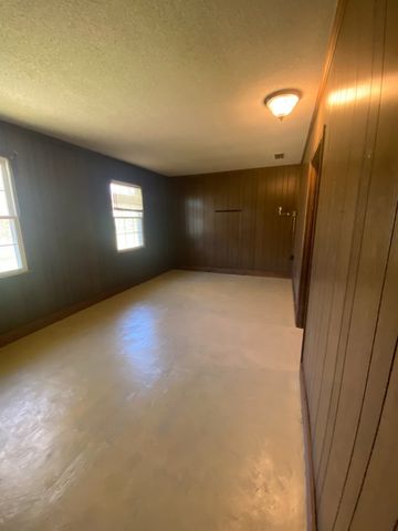 704 Circleview Dr, Dothan, AL 36301