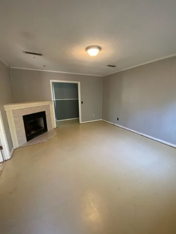 704 Circleview Dr, Dothan, AL 36301