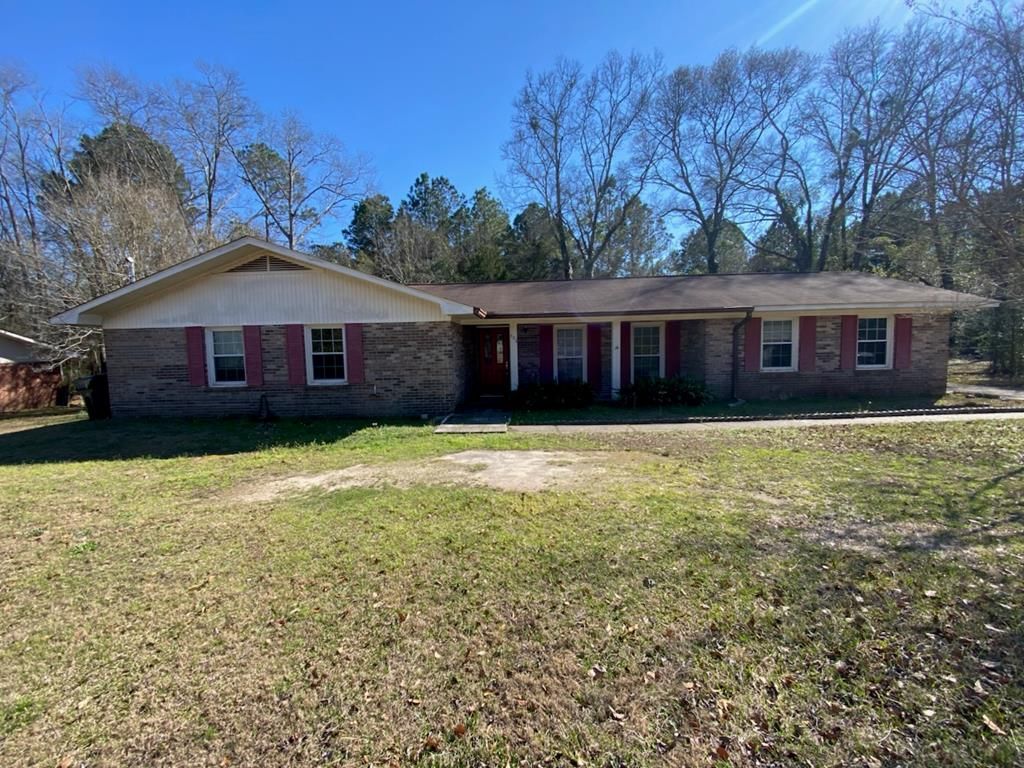 704 Circleview Dr, Dothan, AL 36301