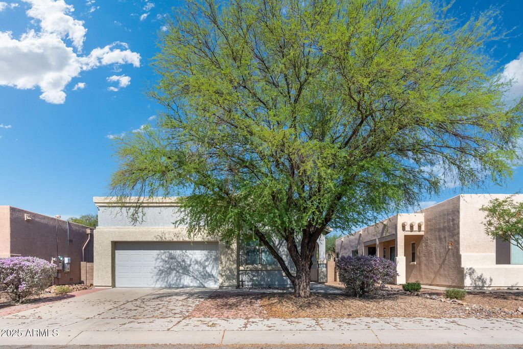 2221 N AVENIDA TABICA --, Green Valley, AZ 85614