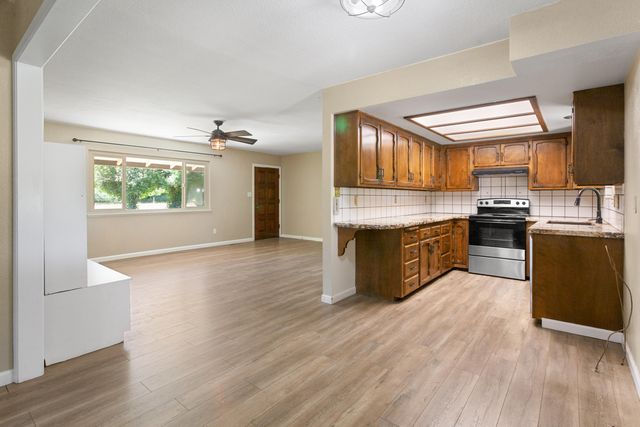 5858 Deschutes Road, Anderson, CA 96007