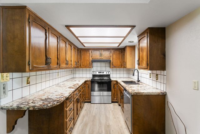 5858 Deschutes Road, Anderson, CA 96007