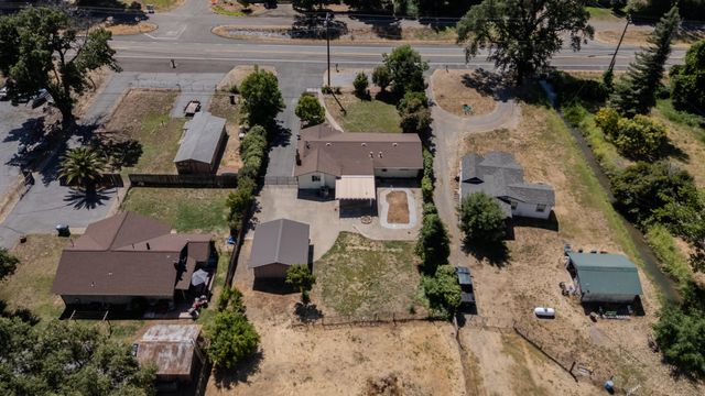 5858 Deschutes Road, Anderson, CA 96007