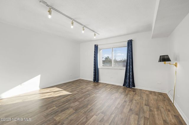 4343 W Bancroft Street, 4f, Ottawa Hills, OH 43615