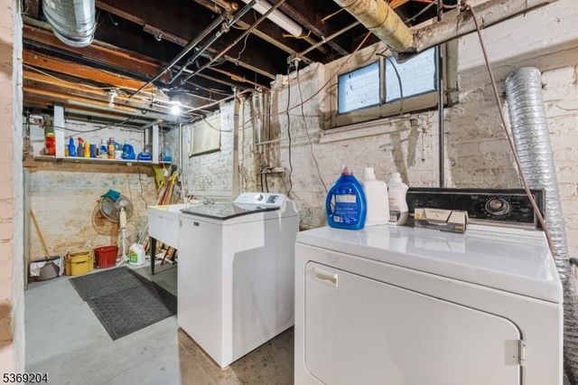 45 Jacques St, Elizabeth City, NJ 07201
