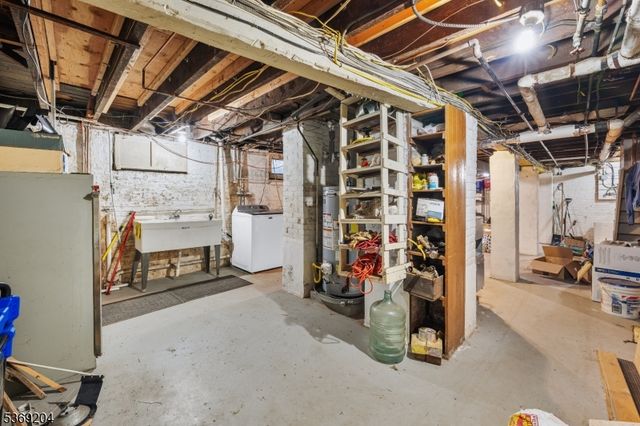 45 Jacques St, Elizabeth City, NJ 07201