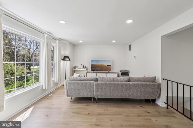 4321 GRAMERCY CIR, Alexandria, VA 22309