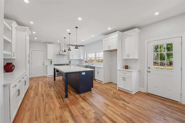 4015 Cascade Road, South Fulton, GA 30331