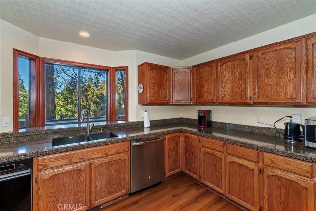 920 Arbula, Crestline, CA 92325