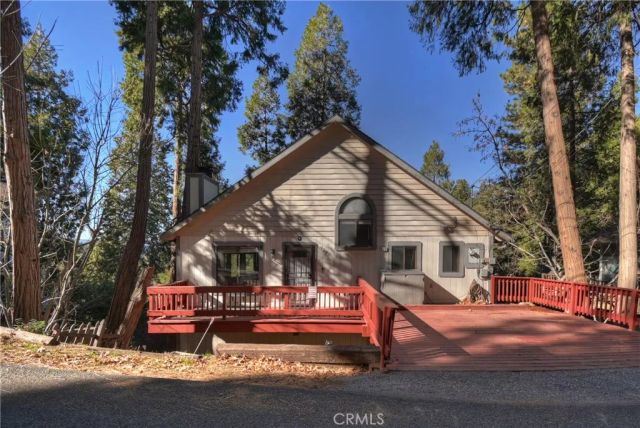 920 Arbula, Crestline, CA 92325