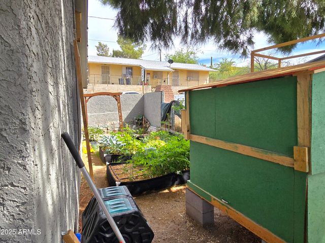 186 E KELLY Street, Miami, AZ 85539