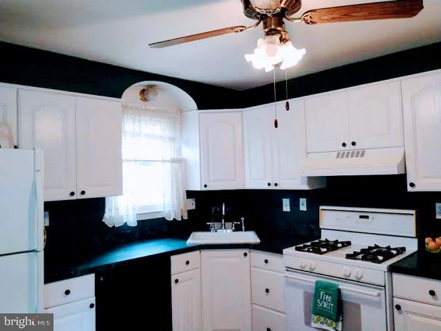 3325 TEXAS AVE, Baltimore, MD 21234