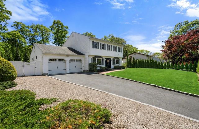 8 Russet Lane, Lake Grove, NY 11755