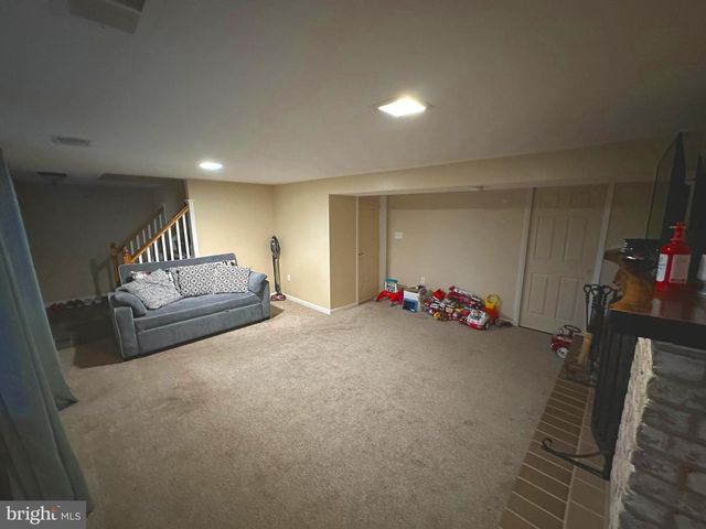 415 FOLKSTONE CT, York, PA 17402