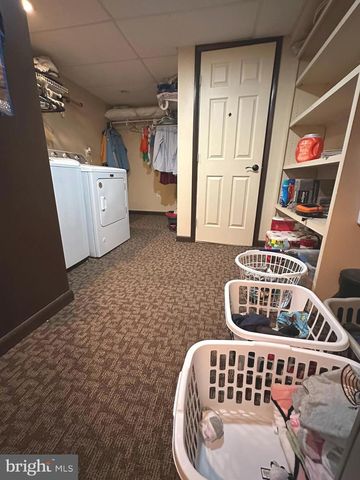 415 FOLKSTONE CT, York, PA 17402