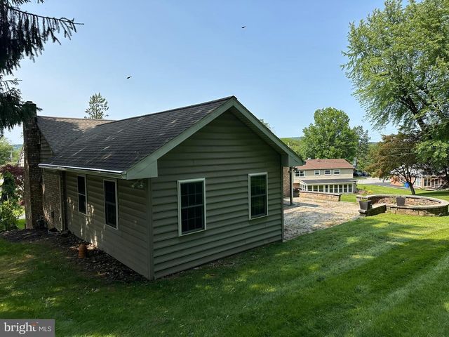 415 FOLKSTONE CT, York, PA 17402