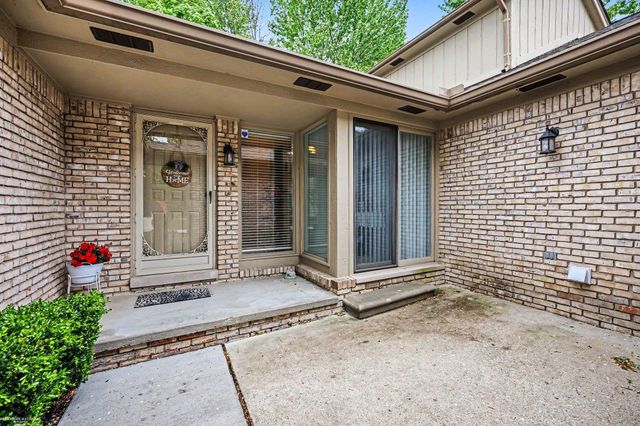 43054 W Kirkwood Drive, Clinton Twp, MI 48038
