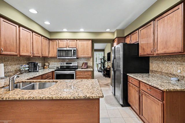43054 W Kirkwood Drive, Clinton Twp, MI 48038