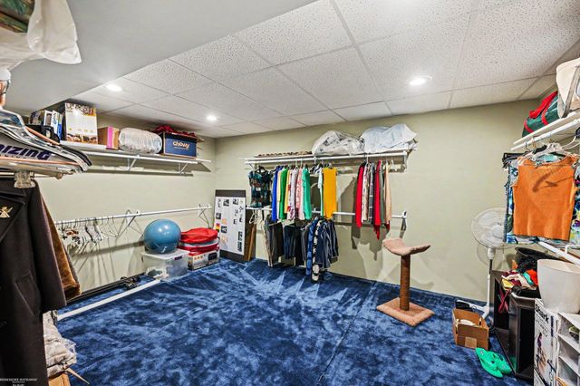 43054 W Kirkwood Drive, Clinton Twp, MI 48038