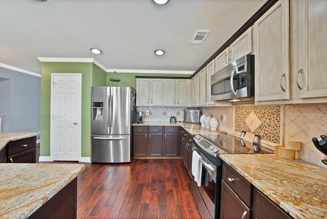 336 Chase Hill Lane, Fort Worth, TX 76028