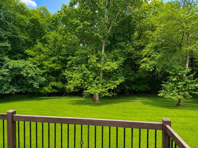 825 Pollard Rd, Clarksville, TN 37042