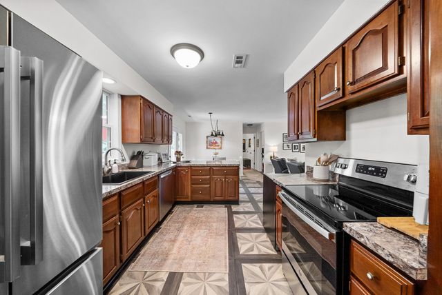 825 Pollard Rd, Clarksville, TN 37042