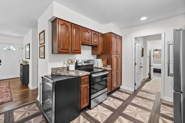825 Pollard Rd, Clarksville, TN 37042