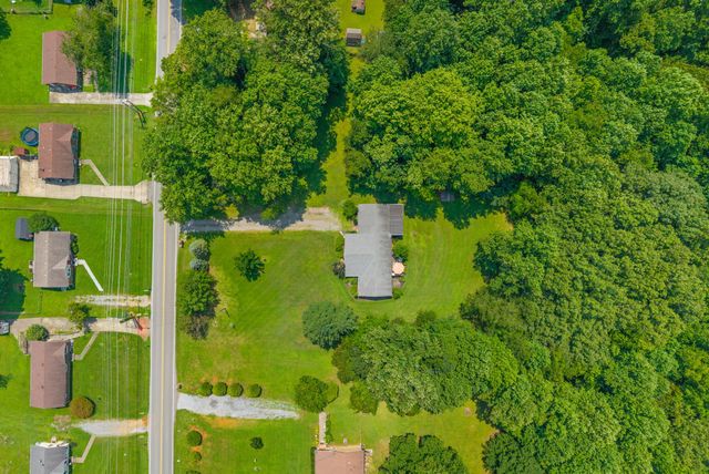 825 Pollard Rd, Clarksville, TN 37042