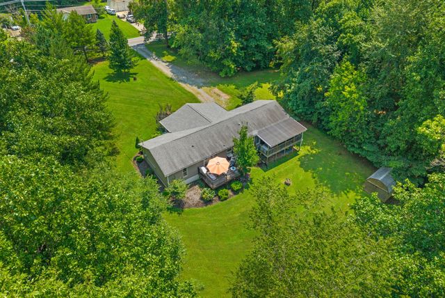 825 Pollard Rd, Clarksville, TN 37042
