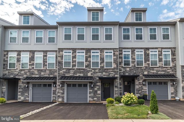 56 INDEPENDENCE CT, Perkasie, PA 18944