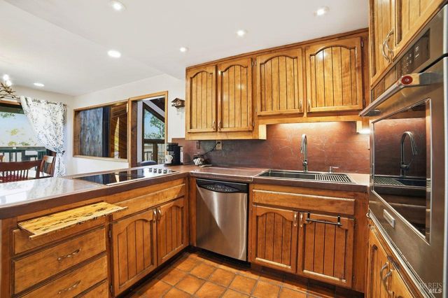 26807 Oak Knoll Ter, Cloverdale, CA 95425