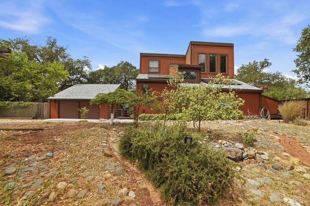 26807 Oak Knoll Ter, Cloverdale, CA 95425