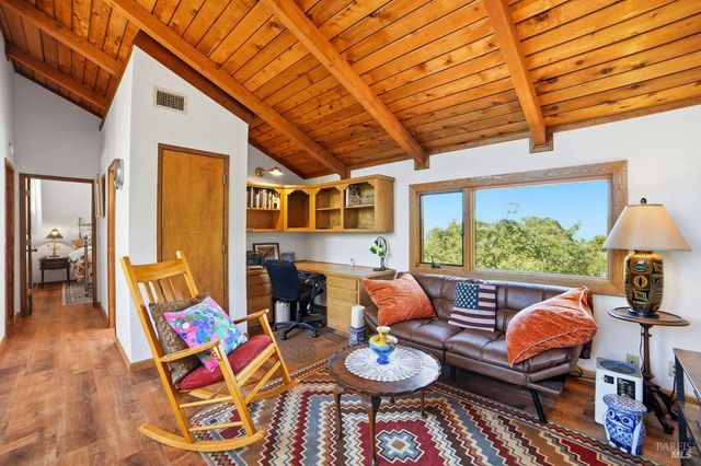 26807 Oak Knoll Ter, Cloverdale, CA 95425