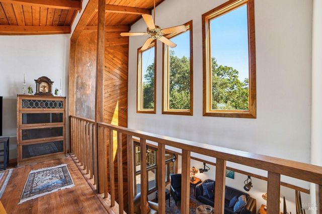 26807 Oak Knoll Ter, Cloverdale, CA 95425