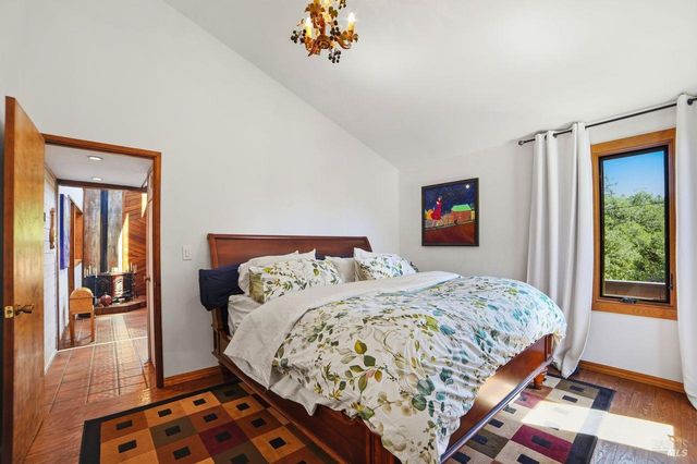 26807 Oak Knoll Ter, Cloverdale, CA 95425