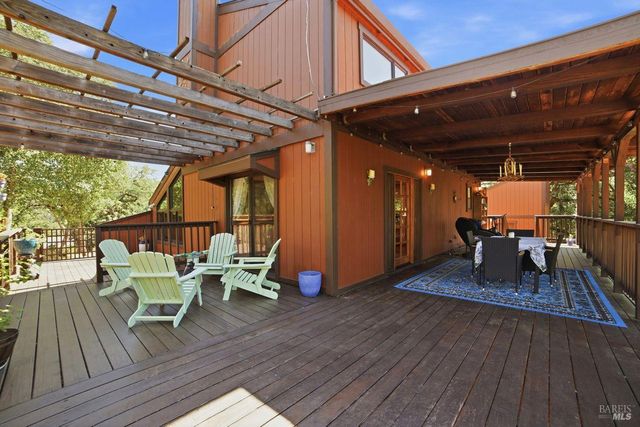 26807 Oak Knoll Ter, Cloverdale, CA 95425