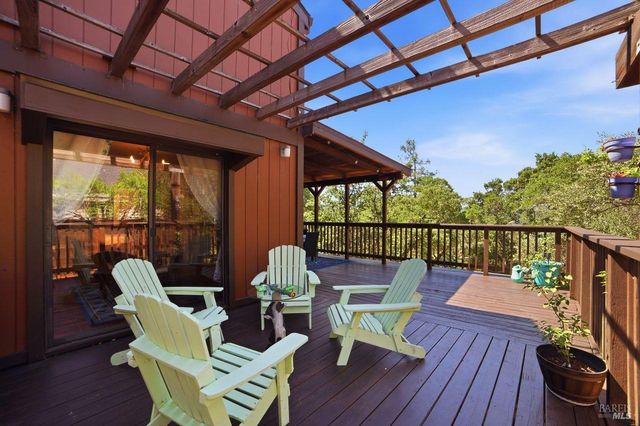 26807 Oak Knoll Ter, Cloverdale, CA 95425