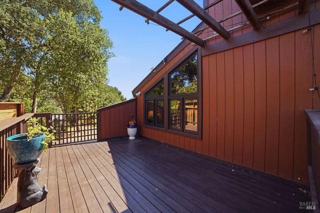 26807 Oak Knoll Ter, Cloverdale, CA 95425