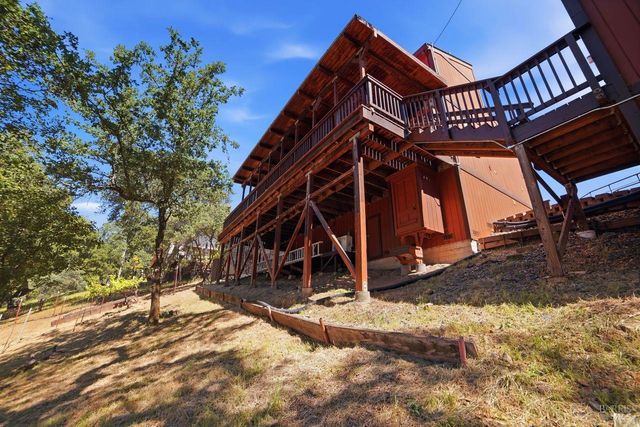 26807 Oak Knoll Ter, Cloverdale, CA 95425