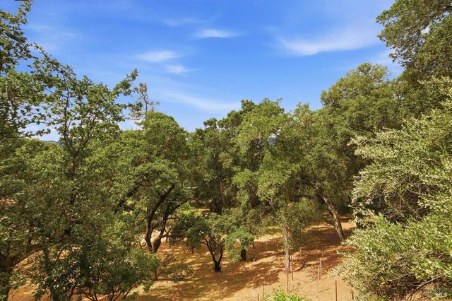 26807 Oak Knoll Ter, Cloverdale, CA 95425