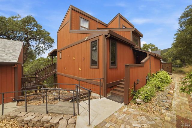 26807 Oak Knoll Ter, Cloverdale, CA 95425