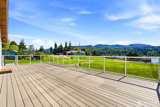 23667 DaLacey Lane, Mount Vernon, WA 98274