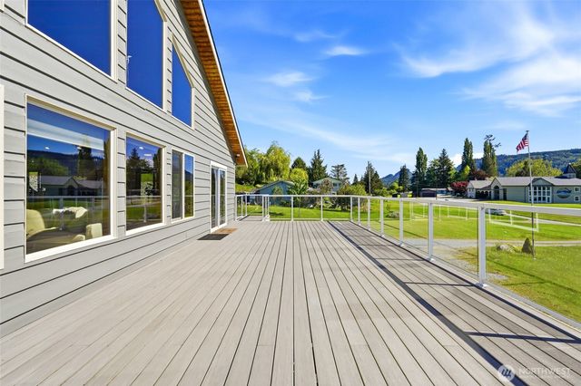 23667 DaLacey Lane, Mount Vernon, WA 98274