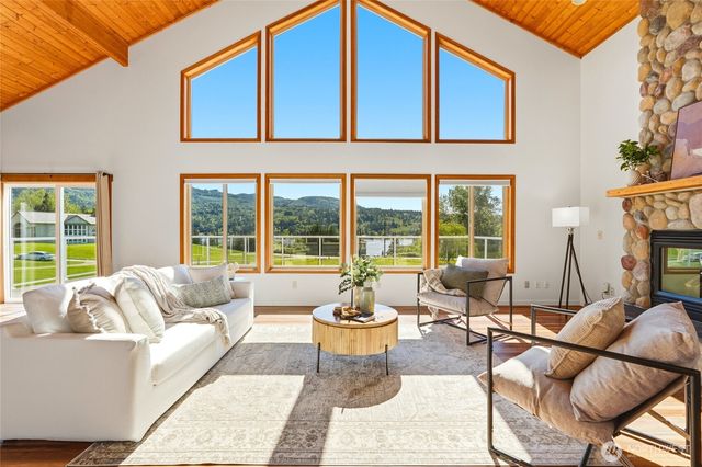 23667 DaLacey Lane, Mount Vernon, WA 98274
